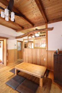 かっこいい工務店　三重県　家作店 辰屋　施工例　#2　リノベーション　戸建　内観　LDK