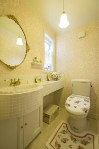 かっこいい工務店　宮城県　トガシホーム　施工例　＃2　プロヴァンス　トイレ　2