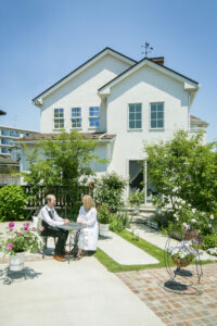 かっこいい工務店　宮城県　トガシホーム　施工例　＃2　プロヴァンス　外観　外構　ガーデン