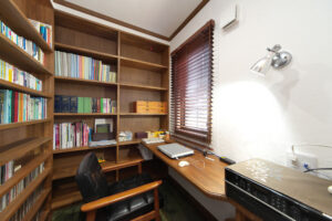 かっこいい工務店　宮城県　トガシホーム　施工例　#1　プロヴァンス　書斎