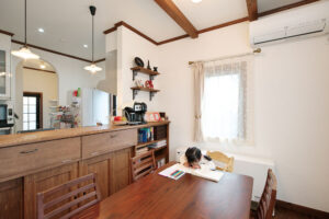 かっこいい工務店　宮城県　トガシホーム　施工例　#1　プロヴァンス　ダイニング＆キッチン