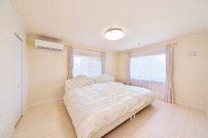 かっこいい工務店　宮城県　トガシホーム　施工例　＃3　プロヴァンス・プリンセス　寝室