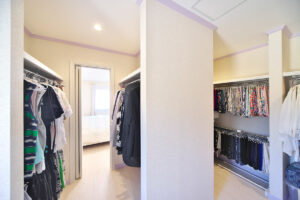 かっこいい工務店　宮城県　トガシホーム　施工例　＃3　プロヴァンス・プリンセス　ウォークインクローゼット