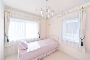 かっこいい工務店　宮城県　トガシホーム　施工例　＃3　プロヴァンス・プリンセス　子供部屋