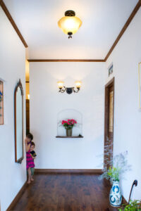 かっこいい工務店　宮城県　トガシホーム　施工例　＃5　チューダー　玄関ホール