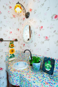 かっこいい工務店　宮城県　トガシホーム　施工例　＃5　チューダー　トイレ　洗面