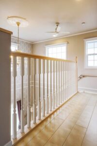 かっこいい工務店　宮城県　トガシホーム　施工例　#8　プロヴァンス　内観　2階　踊り場