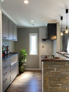 かっこいい工務店　宮城県　トガシホーム　施工実例　10　新築　戸建て　アメリカン　内観　キッチン