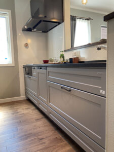 かっこいい工務店　宮城県　トガシホーム　施工実例　10　新築　戸建て　アメリカン　内観　オープンキッチン