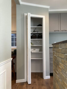 かっこいい工務店　宮城県　トガシホーム　施工実例　10　新築　戸建て　アメリカン　内観　パントリー