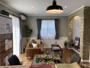 かっこいい工務店　宮城県　トガシホーム　施工実例　10　新築　戸建て　アメリカン　内観　リビング　ダイニング