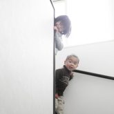 注文住宅 かっこいい工務店 岡山 アイム・コラボレーション アイムの家 施工例5 階段ホールが家の中心で回遊できる動線 リビング 階段