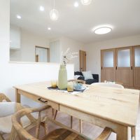 注文住宅　かっこいい工務店　京都府　福知山市　ADACHI住建　足立住建　おうち家さん　シンプル　ナチュラルモダン　施工例2　ダイニング